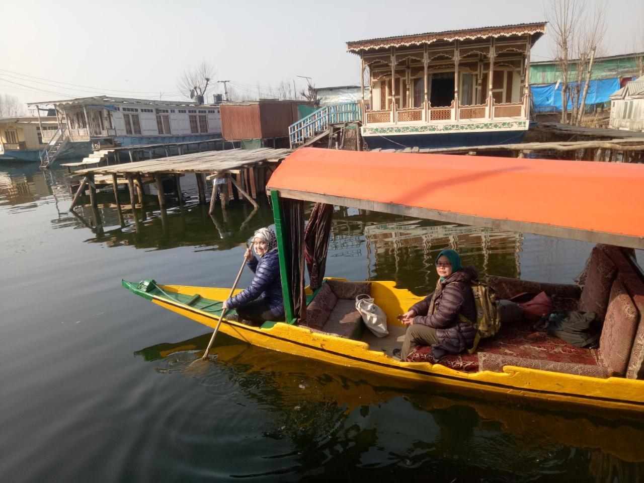 New Silver Jubilee Heritage Group Of Houseboats Srinagar  Exterior photo